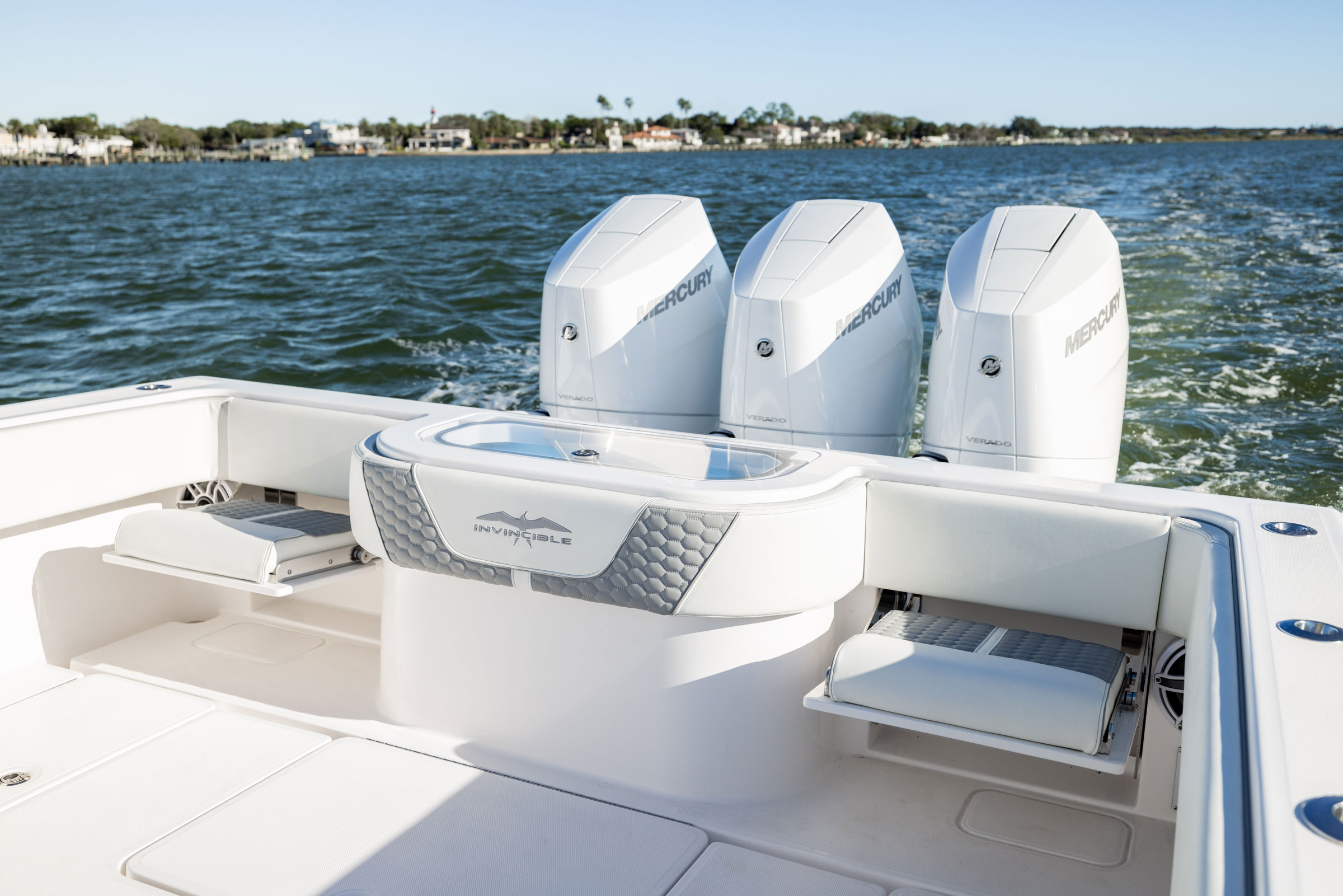Invincible 39 Monohull Center Console Boat
