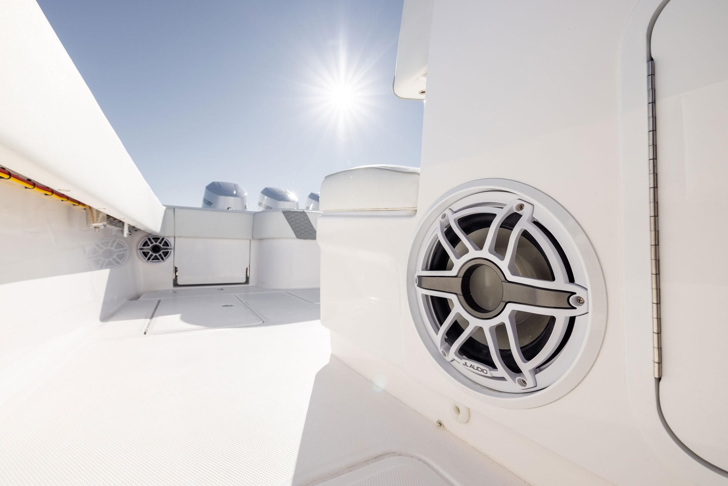 Invincible 39 Monohull Center Console Boat