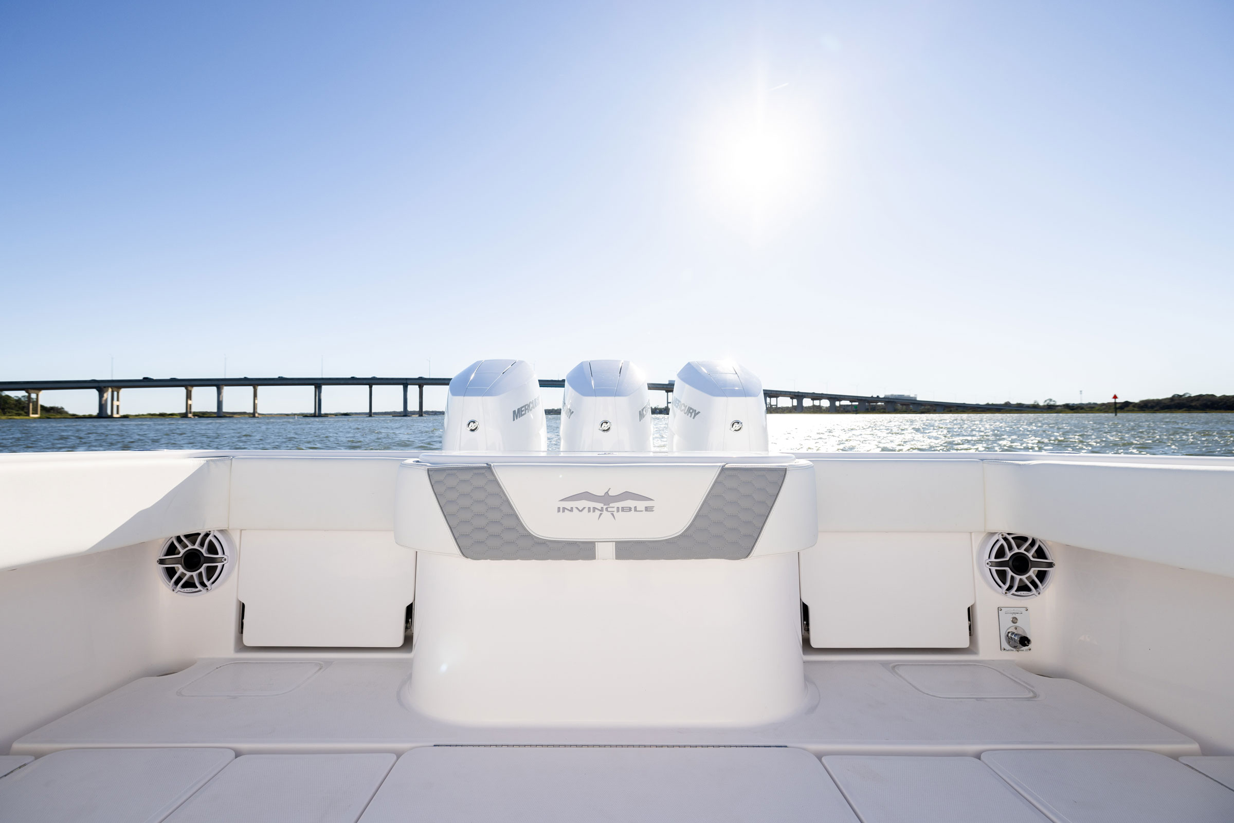 Invincible 39 Monohull Center Console Boat