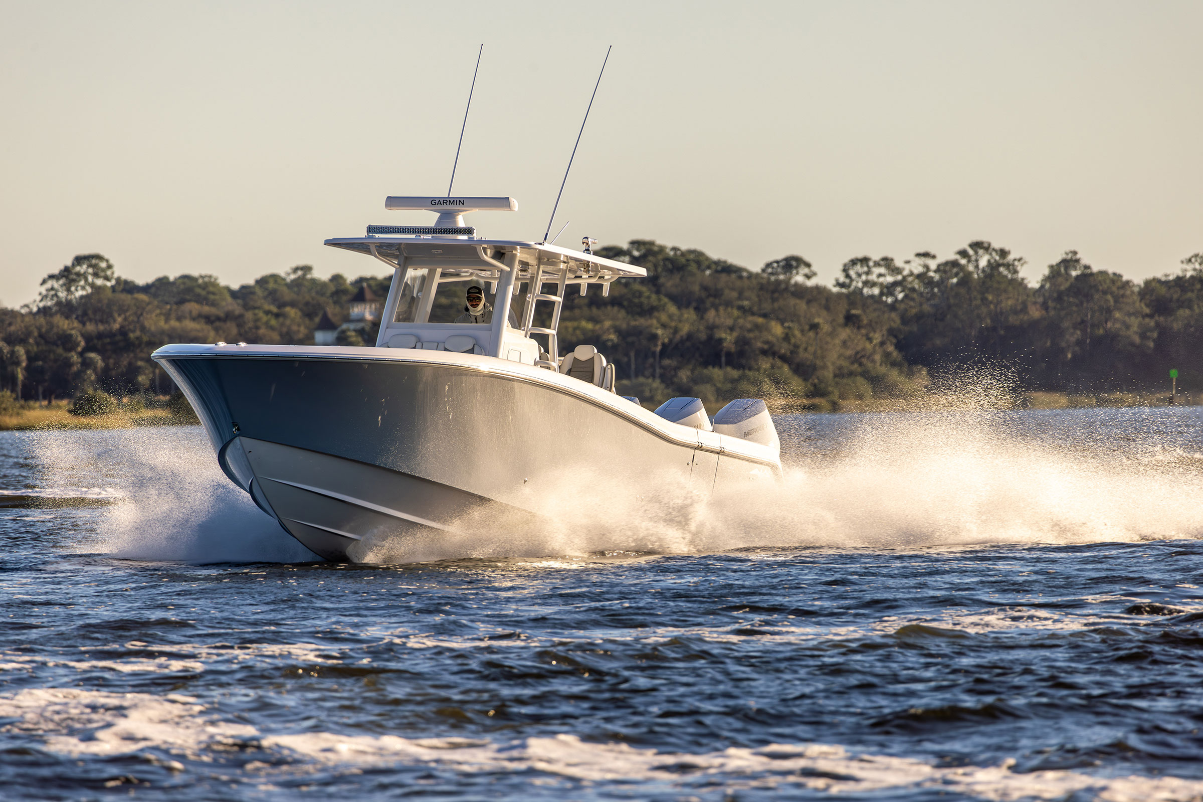 Invincible 39 Monohull Center Console Boat