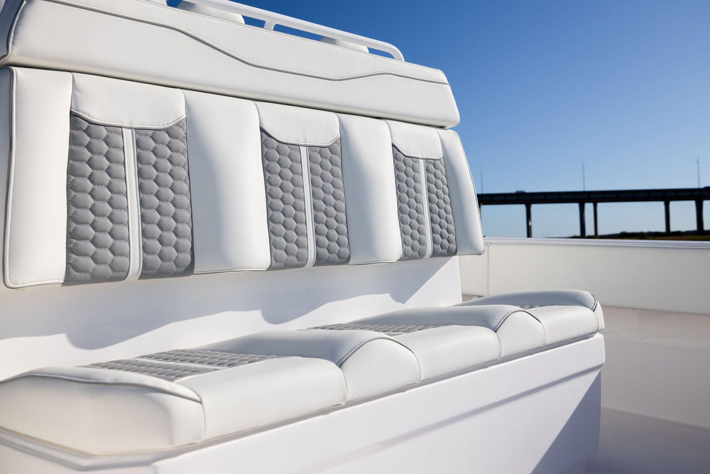 Invincible 39 Monohull Center Console Boat