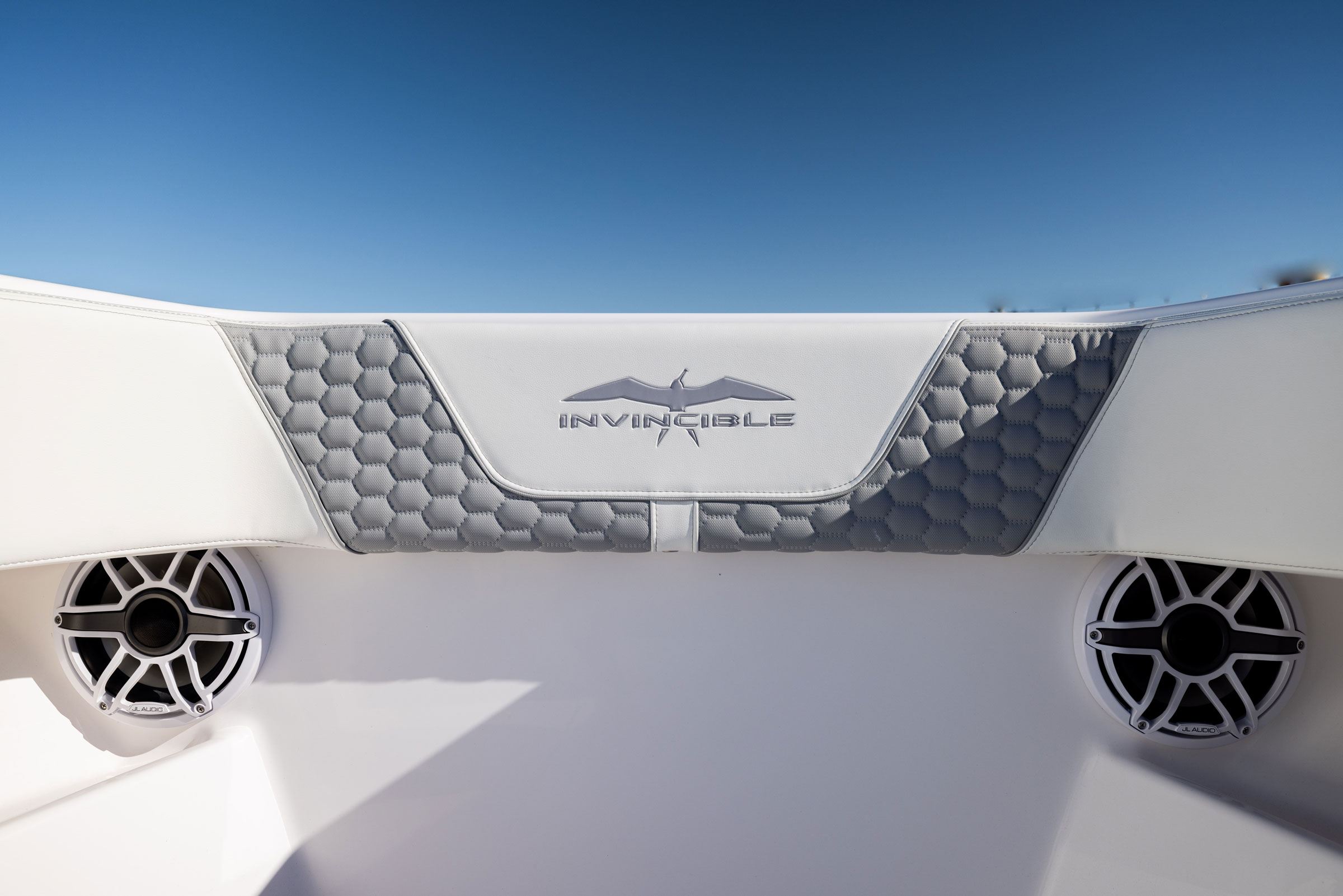 Invincible 39 Monohull Center Console Boat